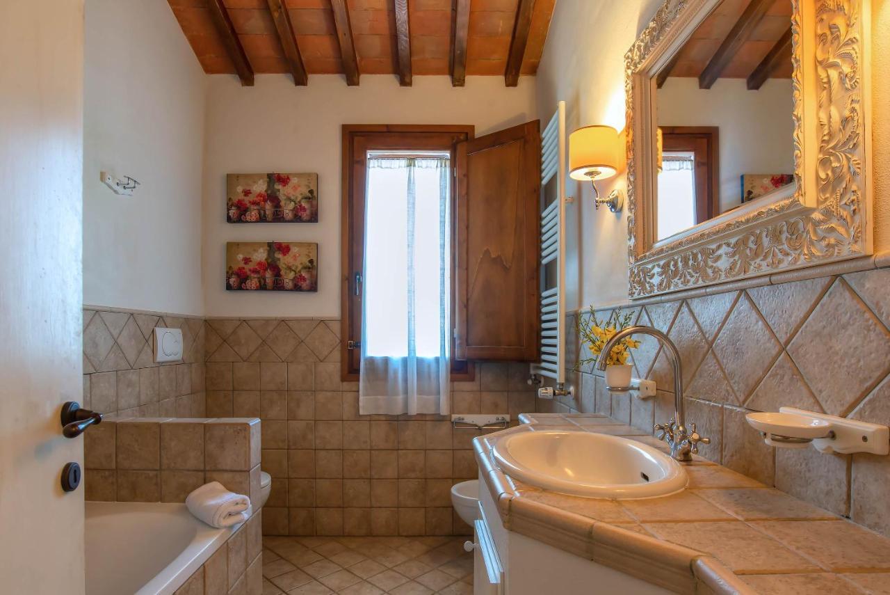 Villa Lionella Country Resort Montaione Bagian luar foto